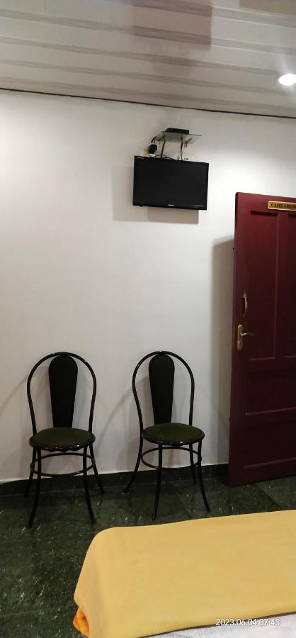 Floral Homestay Thekkady Bagian luar foto